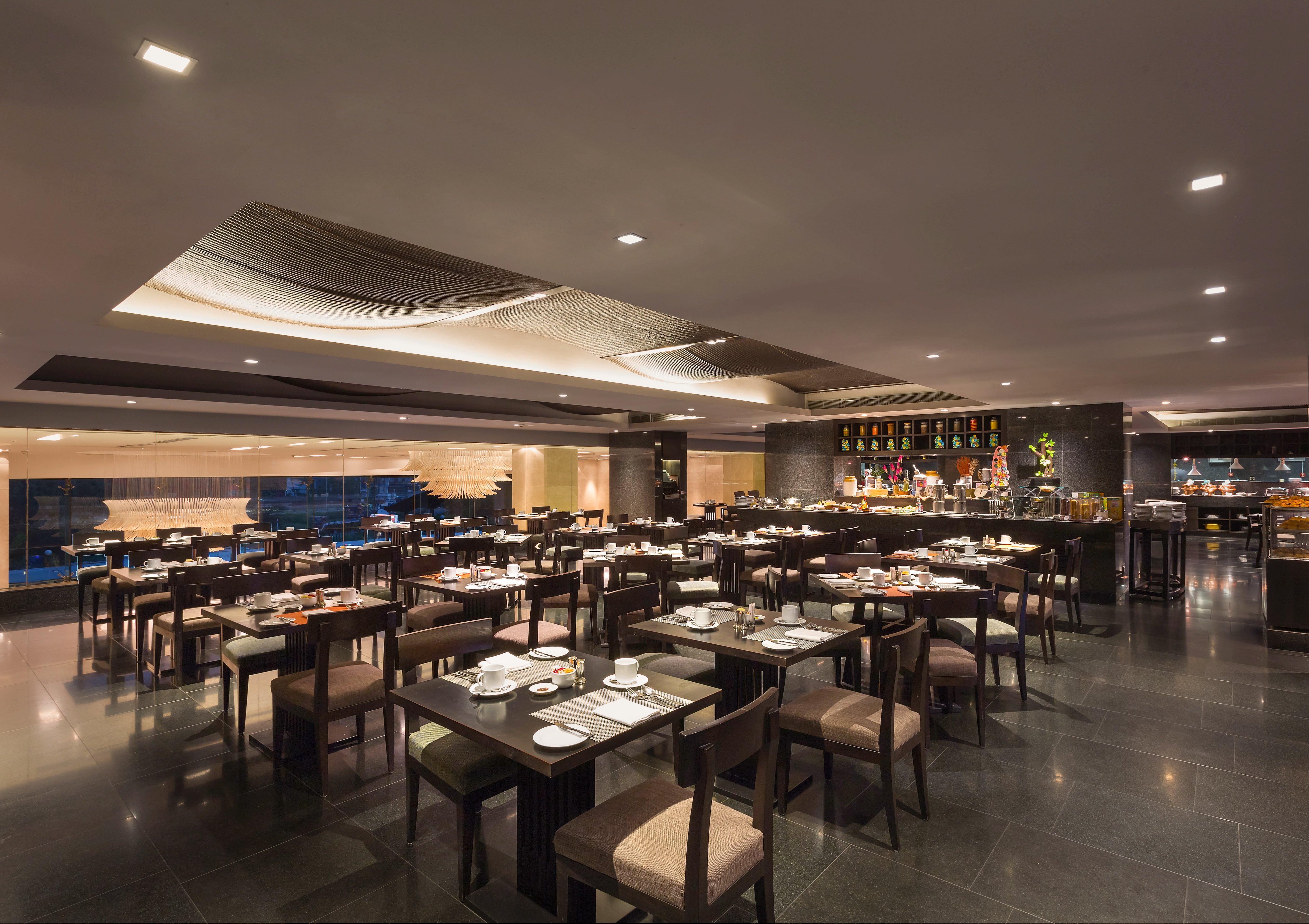 Crowne Plaza Kochi By Ihg Hotel Екстериор снимка The interior of the restaurant