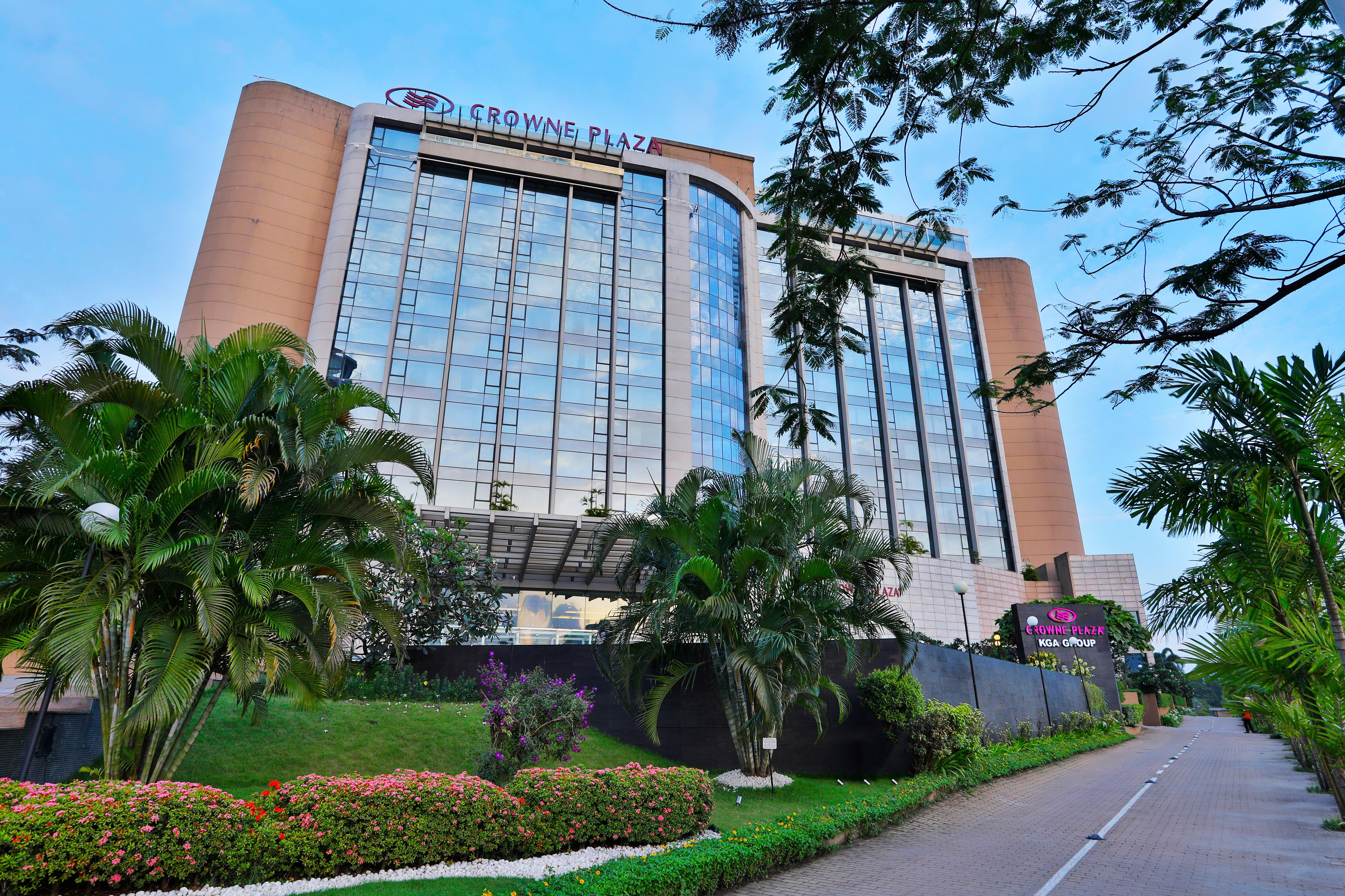 Crowne Plaza Kochi By Ihg Hotel Екстериор снимка The Crown Plaza Hotel