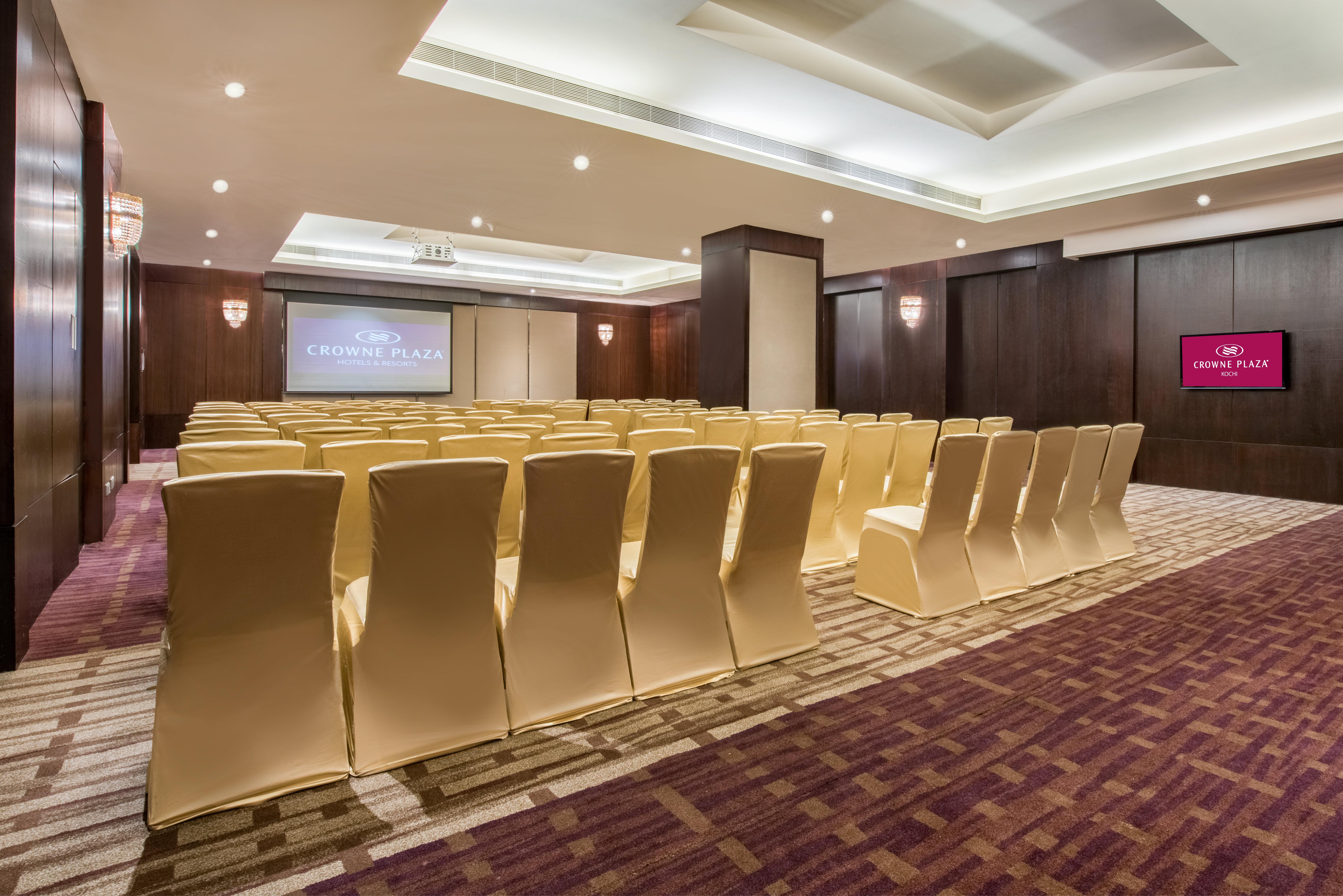 Crowne Plaza Kochi By Ihg Hotel Екстериор снимка Meeting room