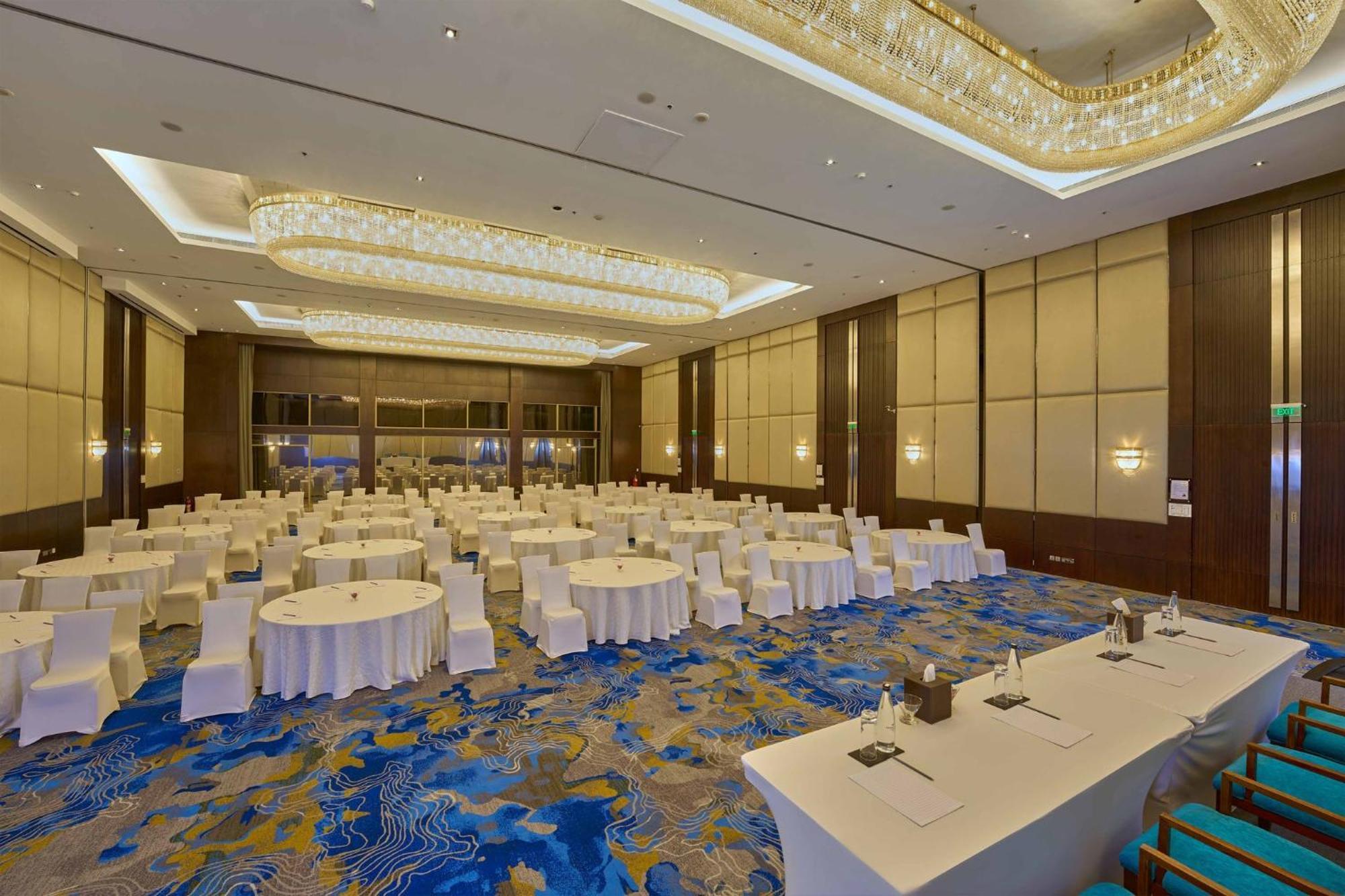 Crowne Plaza Kochi By Ihg Hotel Екстериор снимка The Grand Ballroom